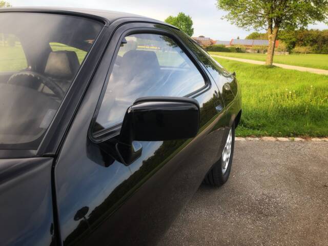 Porsche 928