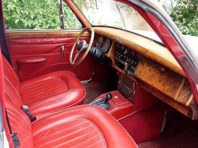 Jaguar Mk II 3.8