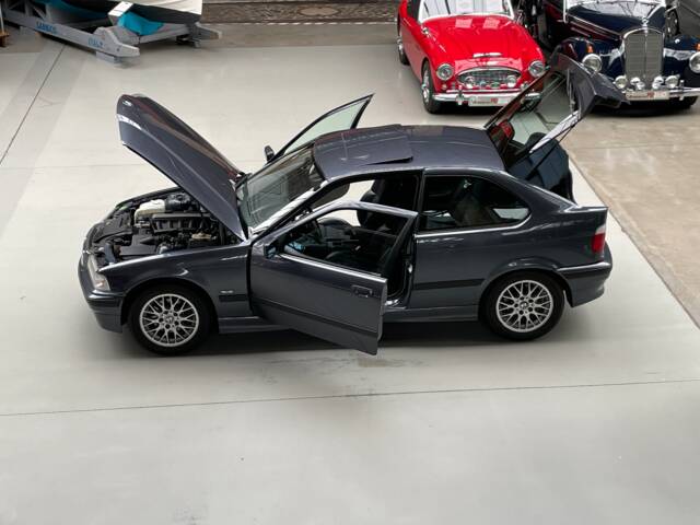 BMW 323ti Compact
