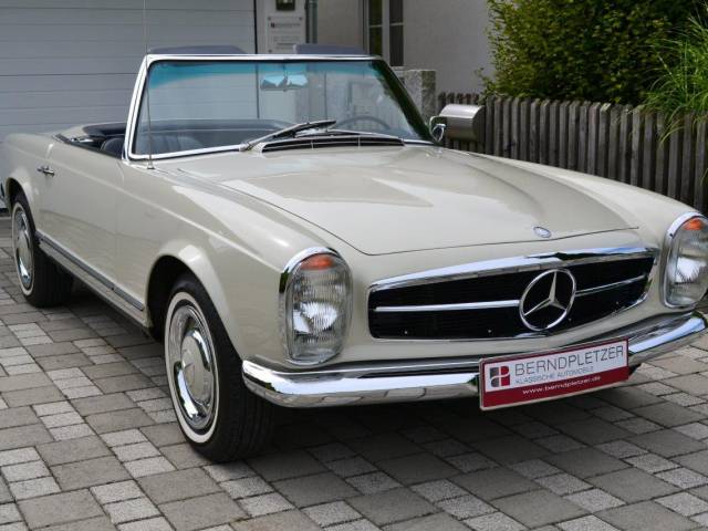 Mercedes-Benz 230 SL