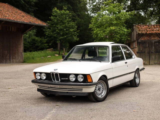 Image 1/95 de BMW 323i (1980)