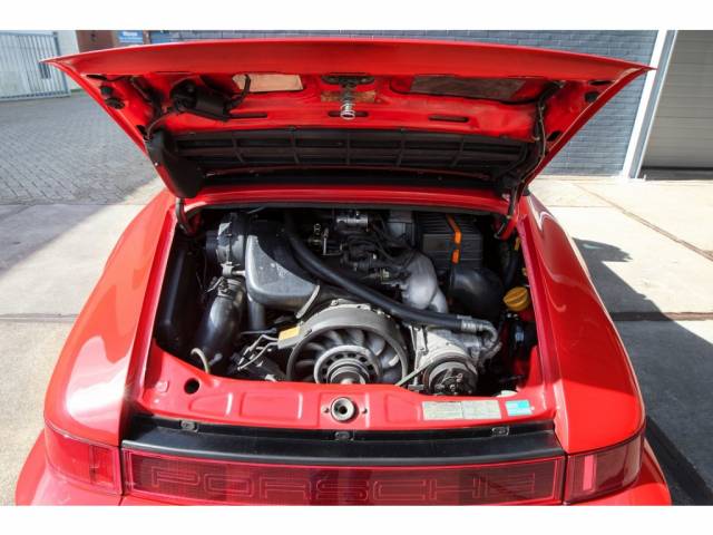 Porsche 911 Carrera 4