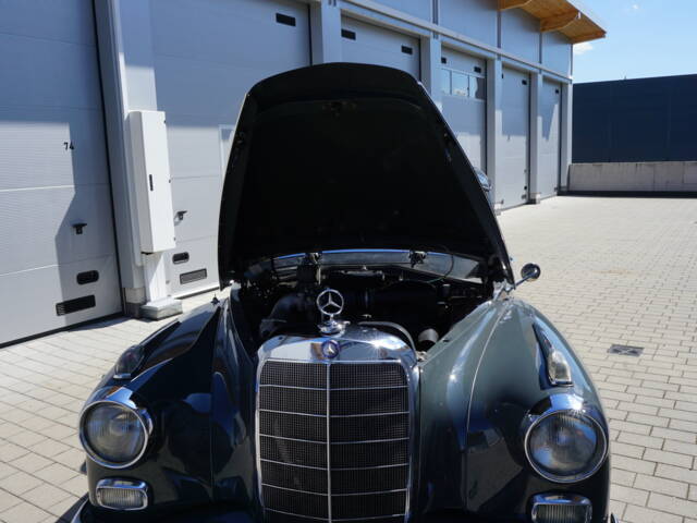 Mercedes-Benz 300 d
