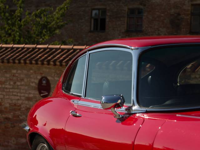 Jaguar E-Type V12 (2+2)
