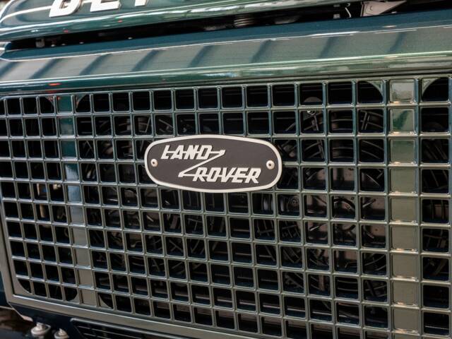 Land Rover Defender 110 Works V8
