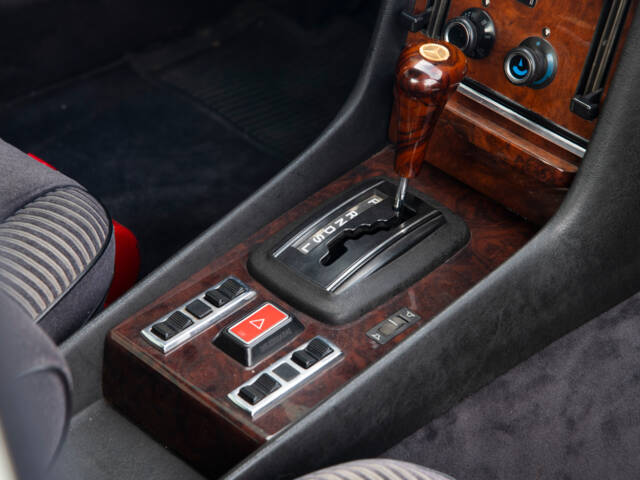 Mercedes-Benz 500 SLC