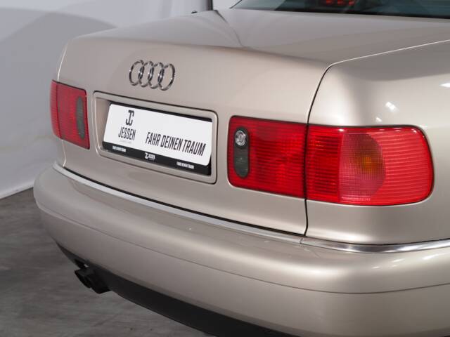 Audi A8 3.7 quattro