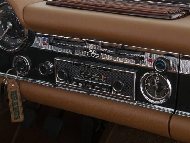 Mercedes-Benz 280 SL