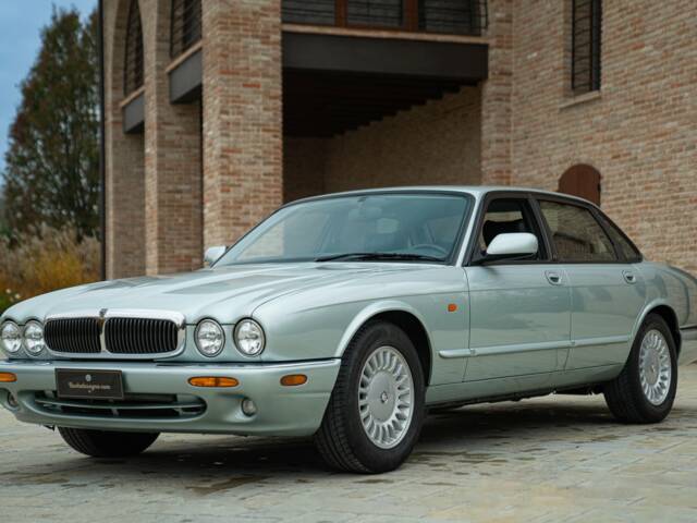 Imagen 1/50 de Jaguar XJ 8 Sovereign (1997)