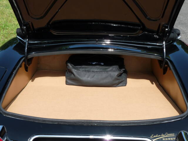 Jaguar E-Type 3.8