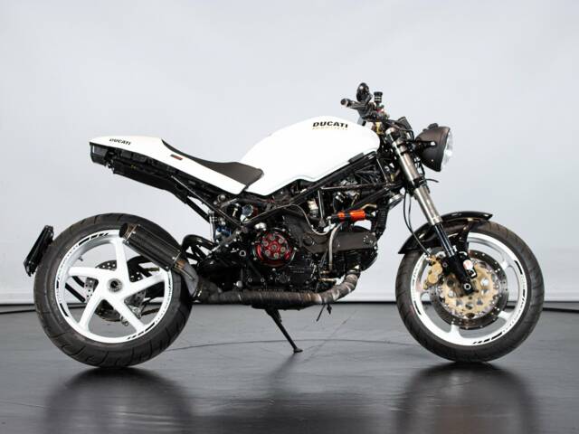 Ducati Monster 900