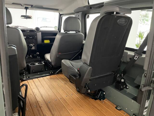 Land Rover Defender 90