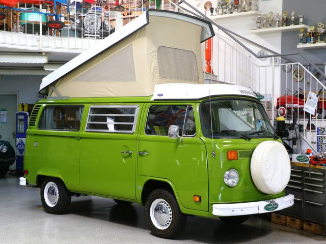 Volkswagen T2b Camper