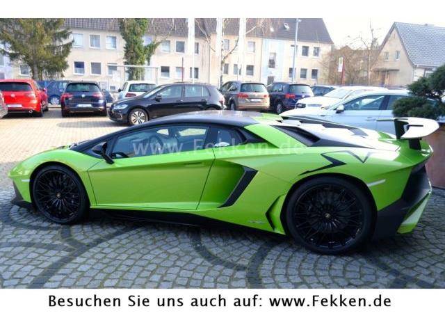 Lamborghini Aventador LP 750-4 SV