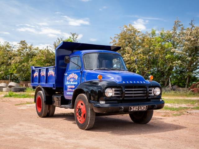 Image 1/17 of Bedford TJ (1959)