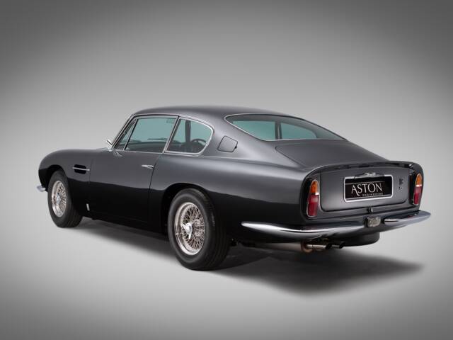 Aston Martin DB 6