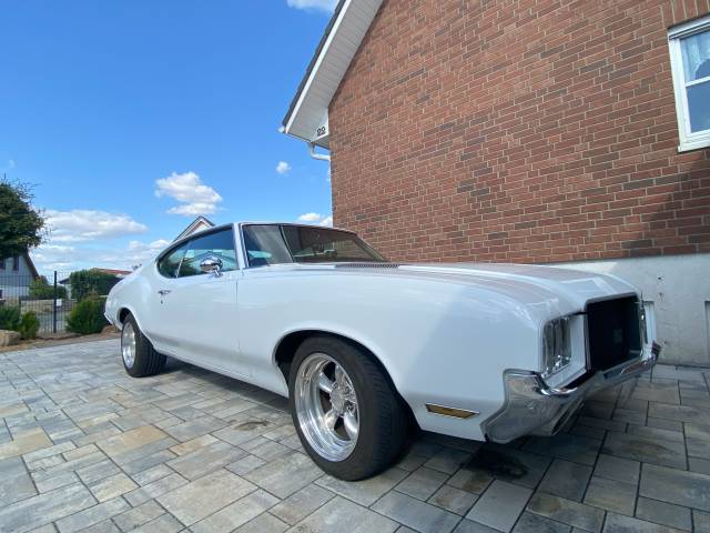 Immagine 1/16 di Oldsmobile Cutlass S Holiday (1971)
