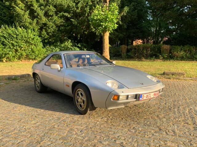 Image 1/5 of Porsche 928 (1977)