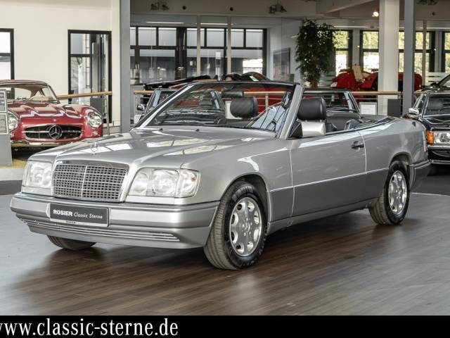 Image 1/15 de Mercedes-Benz E 220 (1996)