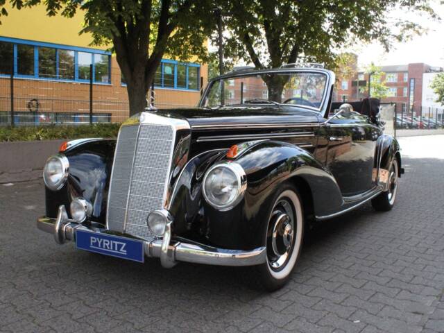 Imagen 1/29 de Mercedes-Benz 220 Cabriolet A (1955)