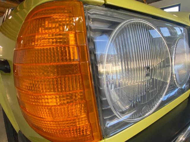 Mercedes-Benz 200 D