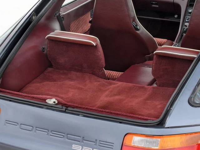 Porsche 928 S4