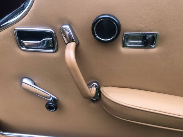 Mercedes-Benz 280 SE