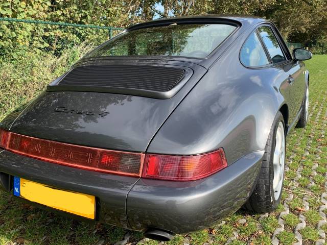 Porsche 911 Carrera 4