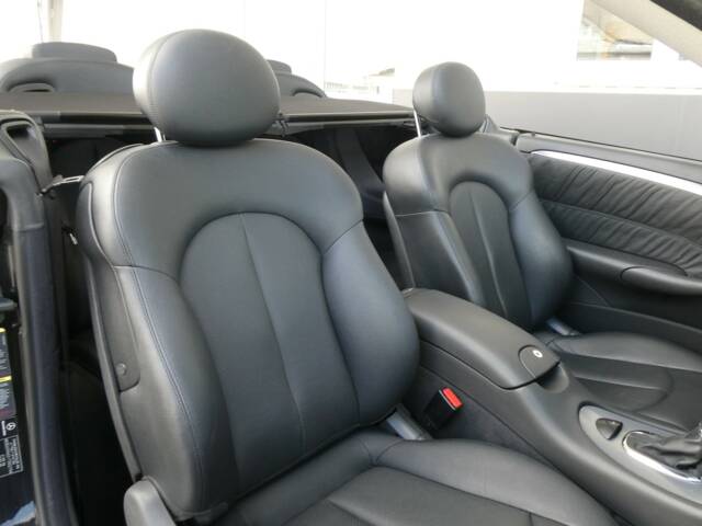 Mercedes-Benz CLK 320