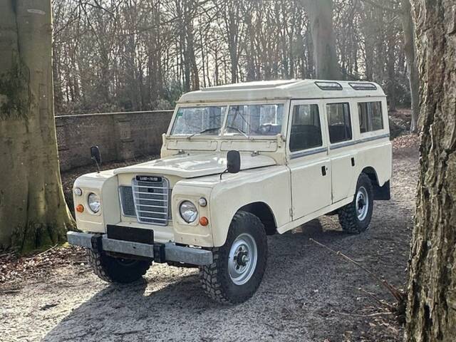 Image 1/7 of Land Rover 109 (1980)