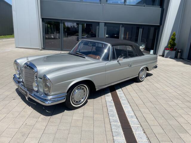 Mercedes-Benz 250 SE