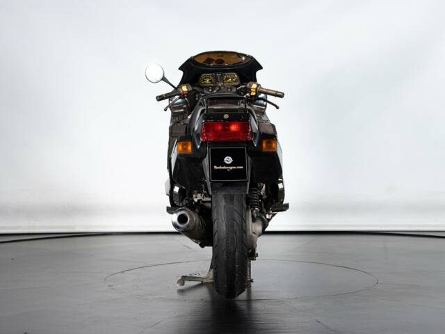 BMW K1
