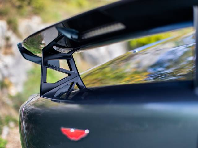 Aston Martin V12 Zagato