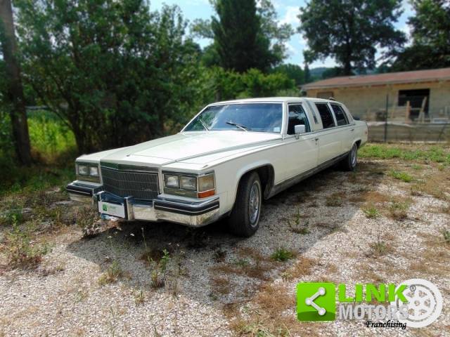 Image 1/14 of Cadillac Sedan de Ville 4.1L V-8 (1985)