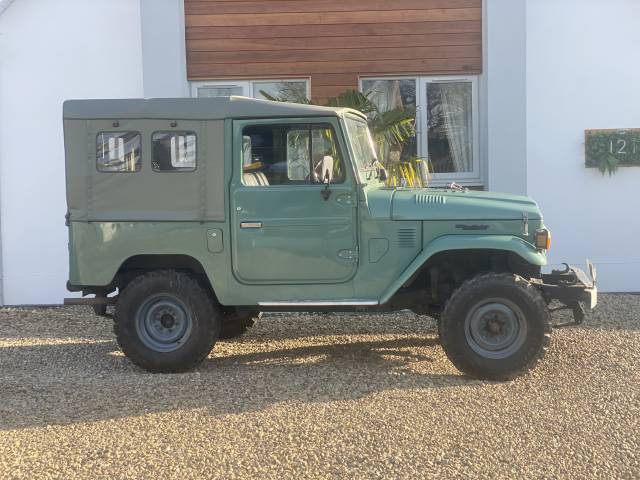 Toyota Land Cruiser FJ 40