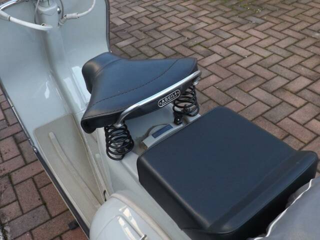 Piaggio Vespa 125