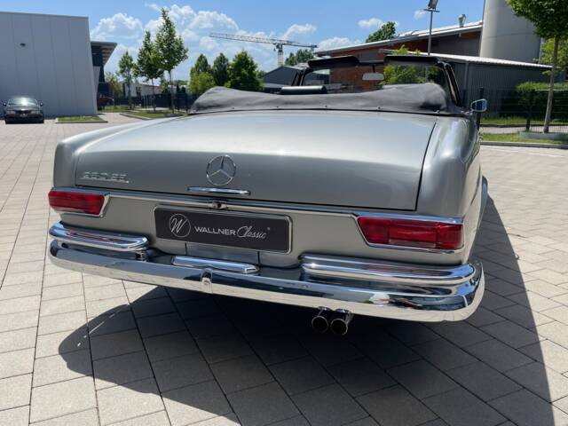 Mercedes-Benz 250 SE