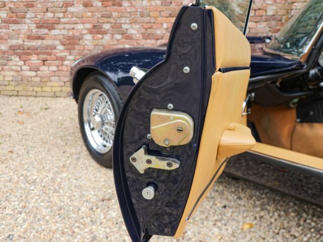 Jaguar E-Type V12