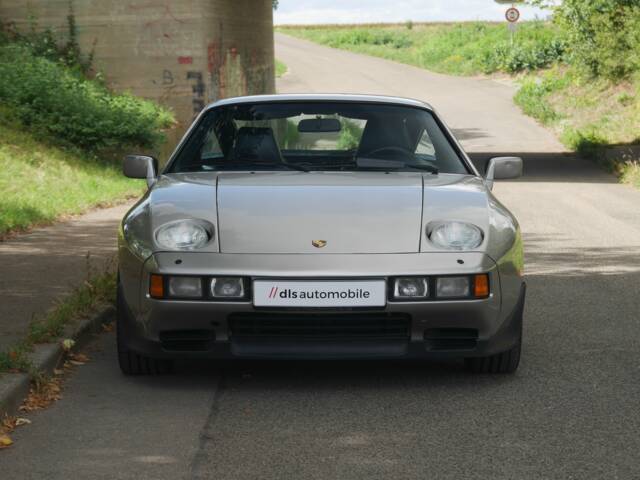 Porsche 928