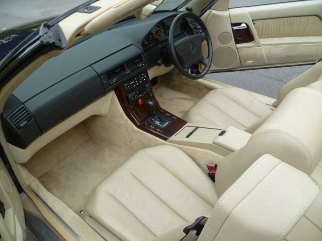 Mercedes-Benz SL 320
