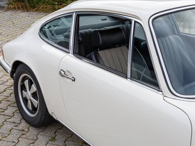 Porsche 911 2.4 T