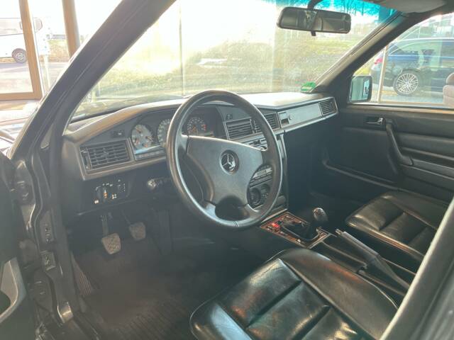 Mercedes-Benz 190 E 2.5-16