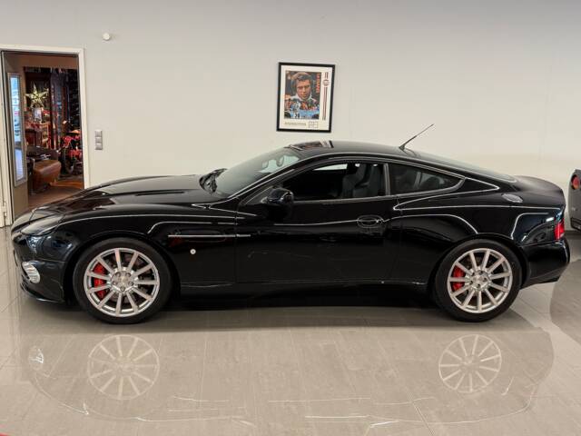 Aston Martin V12 Vanquish S Ultimate Edition
