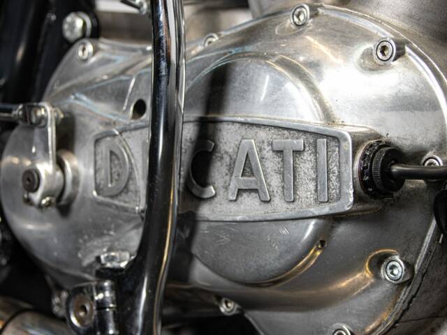 Ducati 750 GT