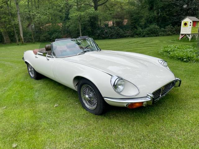 Jaguar E-Type V12