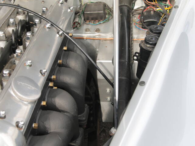 Jaguar XK 120 FHC