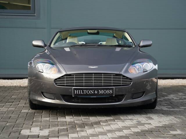 Aston Martin DB 9