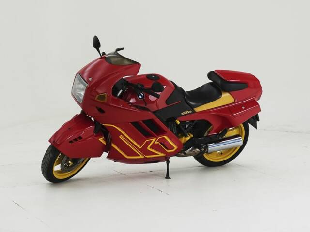 BMW K1