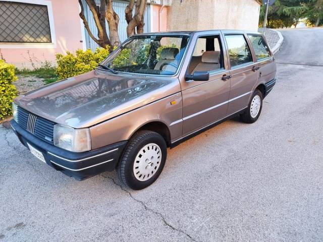 Imagen 1/9 de FIAT Duna 70 Weekend (1987)