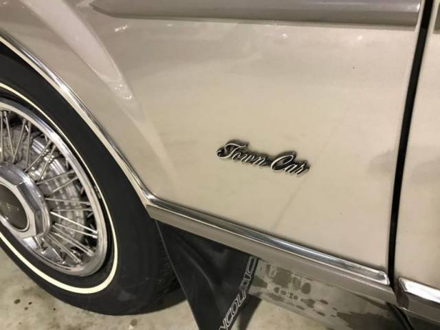 Lincoln Town Car